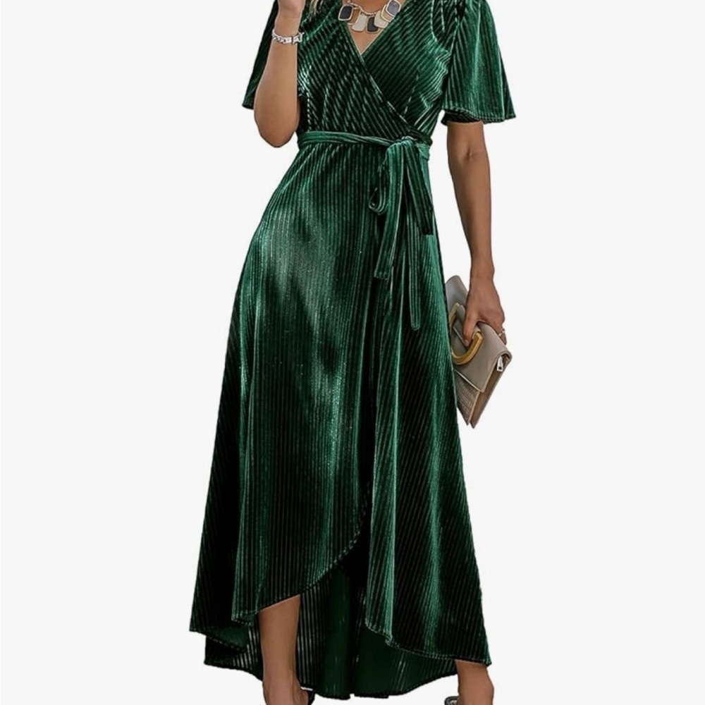Elegant Green Velvet Wrap Dress